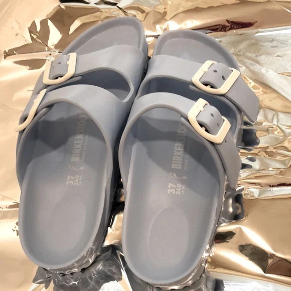 Birkenstock Blue. Size 61/2. - Picture 4 of 4